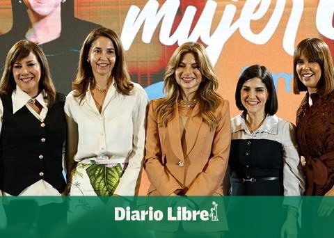 They highlight the value of teamwork in business leadership