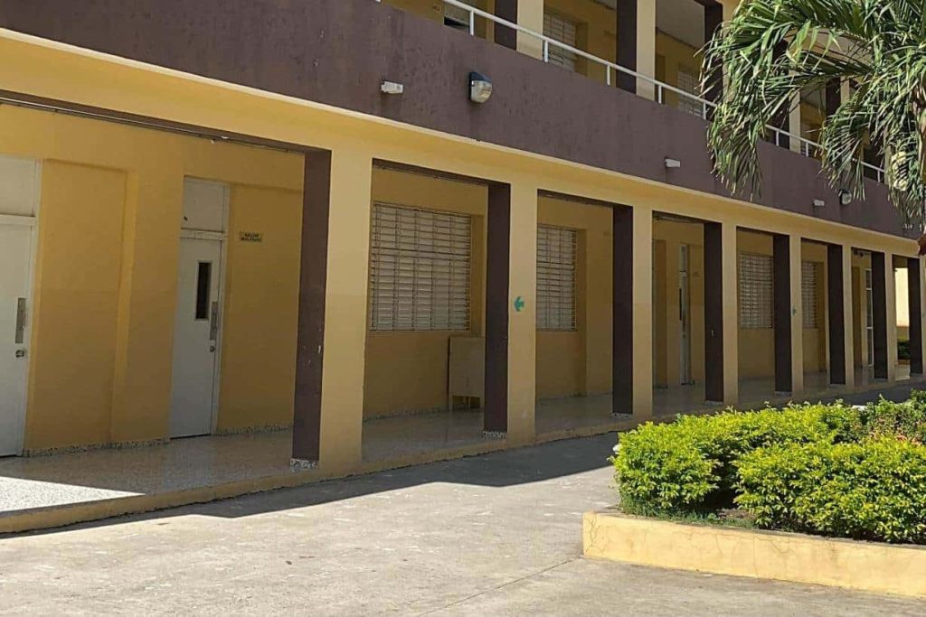 Investigan presunta intoxicación de estudiantes en Santiago Rodríguez