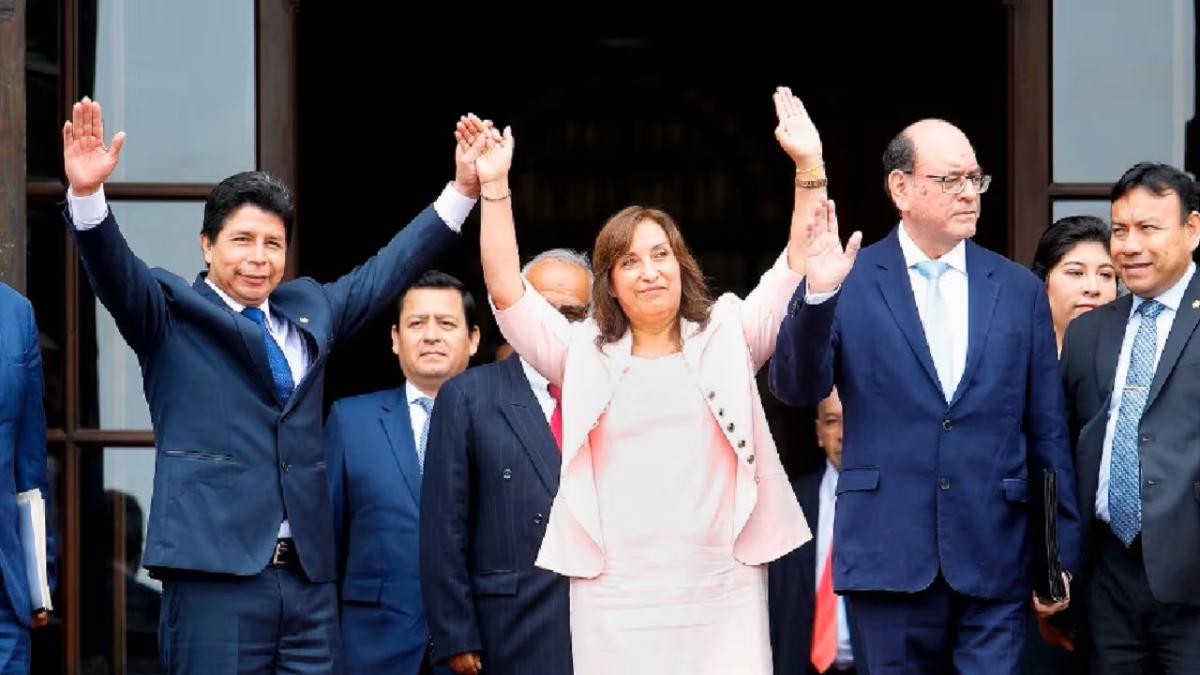 They present a bill to exclude vacant presidents from life pensions