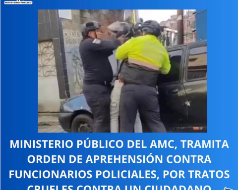 They request an arrest warrant against two police officers for cruel treatment