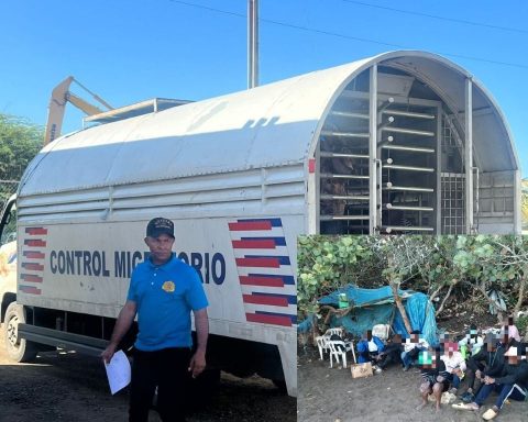 They stop illegal entry of Haitians by sea into the Dominican Republic