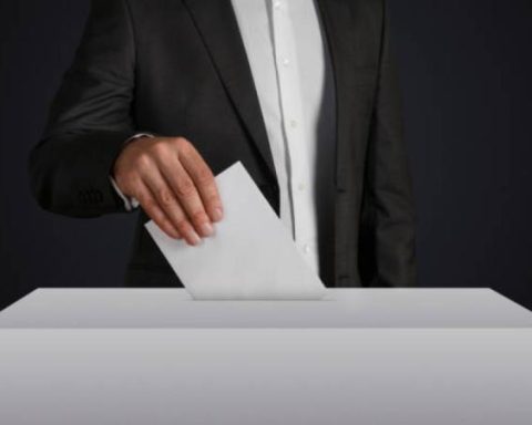 They warn 'electoral risk' in 104 municipalities in the country: where are there more alerts?