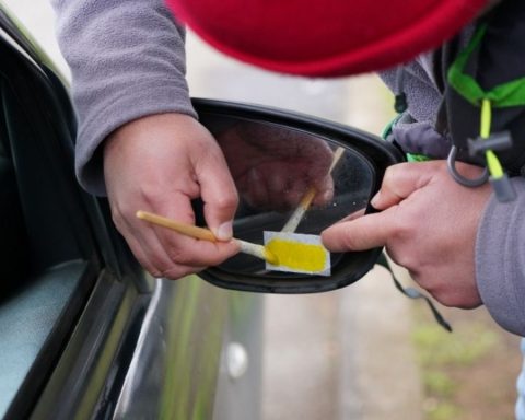 Third Patent Plate: These are all the communes of Chile in which it is available