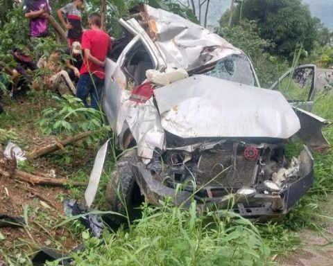 Three dead and five injured after vehicle overturns in Portuguesa
