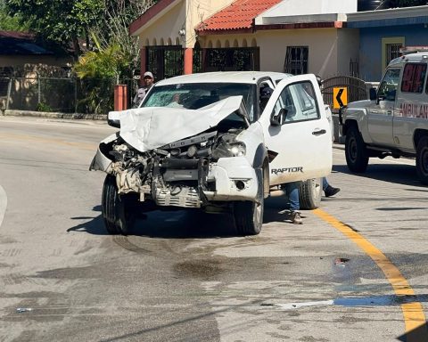 Accidente de carro en carretera Luperón