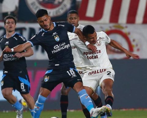 Tickets for the University vs. match were sold out. ADT in Tarma