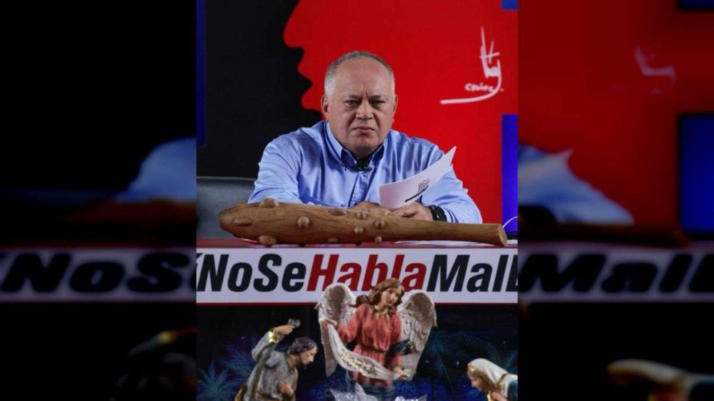 Tips: these are the darts that Diosdado Cabello threw in Con el Mazo Dando