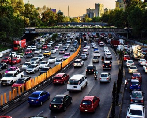 Today It Does Not Circulate October 16: know which cars cannot leave in CDMX and Edomex this Thursday