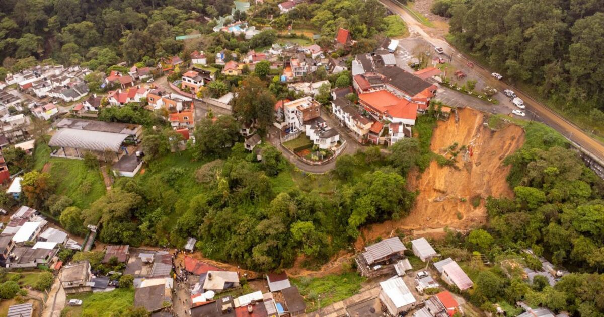 Torrential rains leave 44 dead in four states