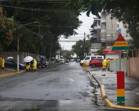 Traffic decreases in Greater Santo Domingo after work suspension due to storm Melissa