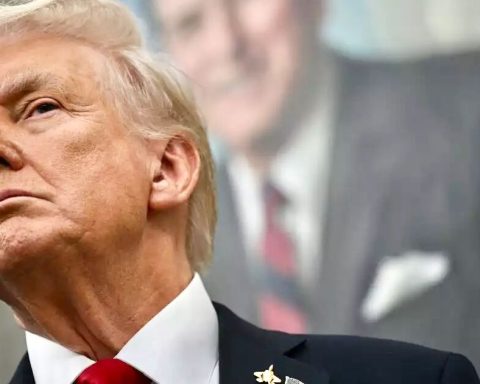 Trump: 25% tariff on medium and heavy trucks will begin on November 1