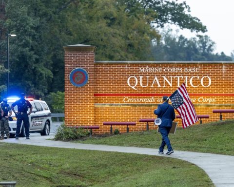 Trump invokes the "internal enemy" and plans to militarize cities, but the army responds with coldness