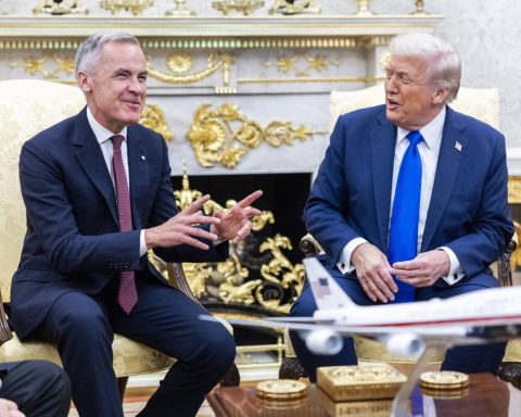 Trump qualifies the "insurgent" Democrats