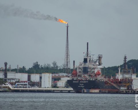 Venezuela sent 52,000 barrels of oil in September to Cuba in September, the biggest supply of the year