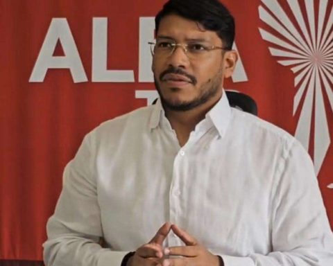 Venezuela urges not to fall into microphone diplomacy