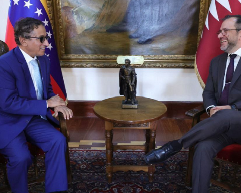 Venezuelan government reaffirms diplomatic relations with the State of Qatar