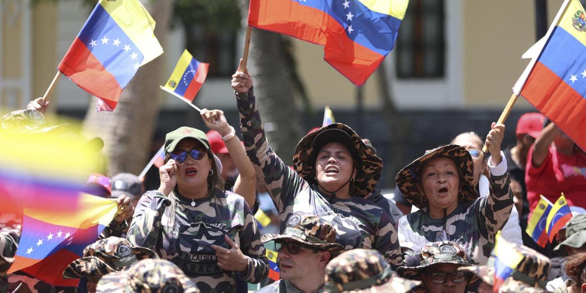 Venezuelan military prepare for a state of exception due to US deployment