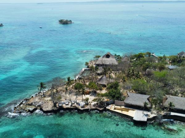 Very close to Cartagena: the secret magic of the Rosary Islands