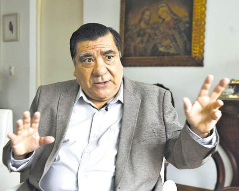 Víctor García Takes: "Bukele is Bukele and Jerí still doesn't know if he is Jerí. "It's an enigma."