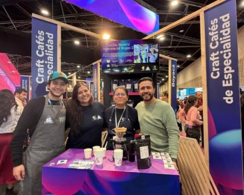 Virtual auction of Colombian coffee reaches new record: $200 for a pound