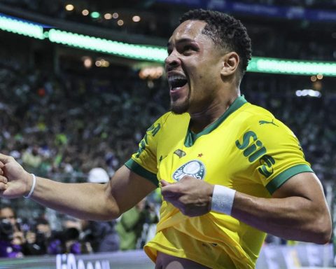 Vitor Roque does it again: "He's as good as Endrick or Estevao"