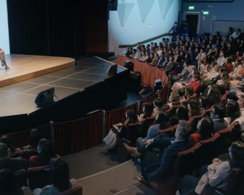 We Learn Together debuted in Lima with talks on well-being and learning