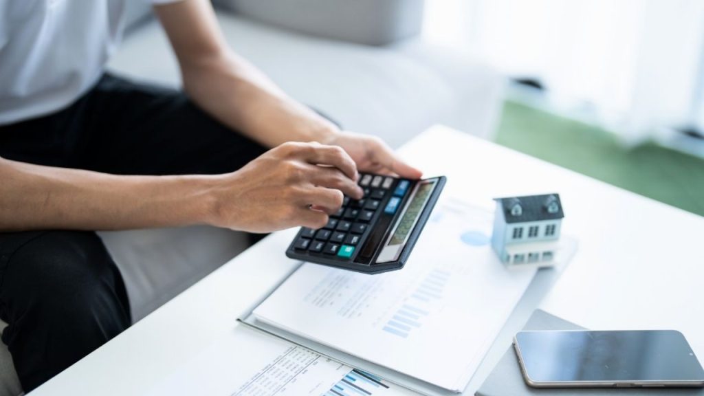 What are the areas of Chile that would have the greatest reduction in electricity bills starting in 2026?