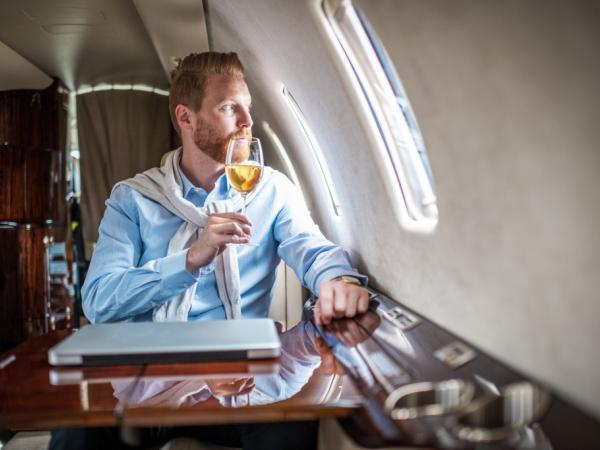 What do the rich in Colombia study according to AI? The 8 races that open doors