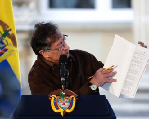 What extraordinary powers would the President have with the Constituent Assembly?