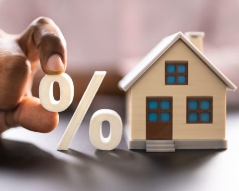 What is the key requirement to access the housing savings account in Chile?