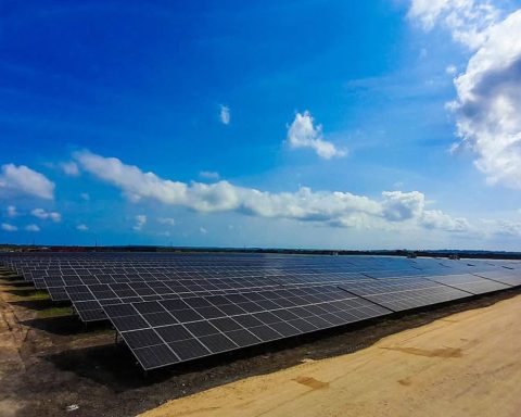 While thermoelectric plants collapse, photovoltaic energy already covers 9% of Cuba's energy mix