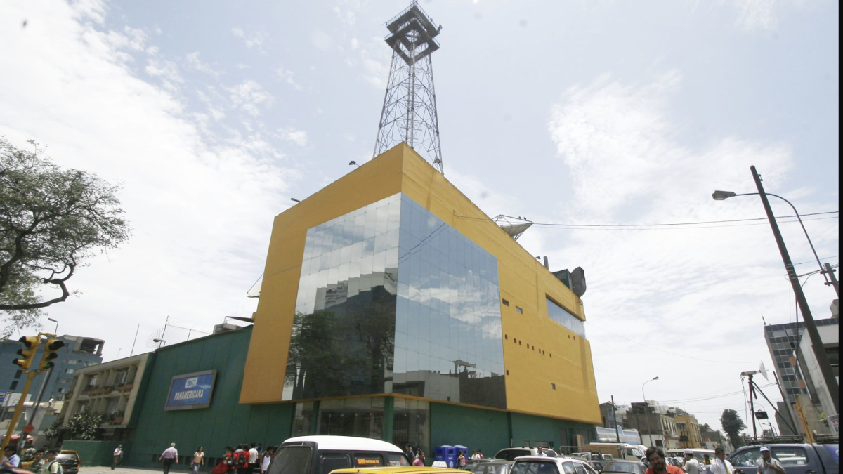 Who are the new owners of Panamericana Televisión?