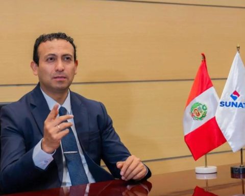 Who is Javier Eduardo Franco Castillo, the new head of SUNAT?