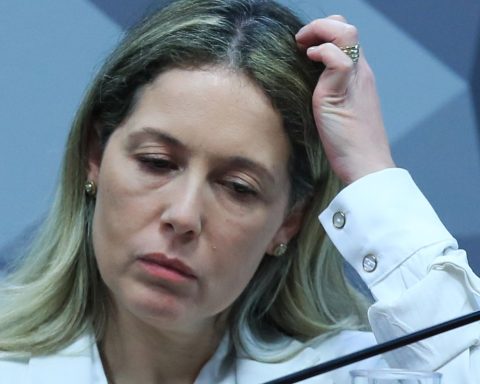 Wife of former INSS attorney general remains silent at CPMI