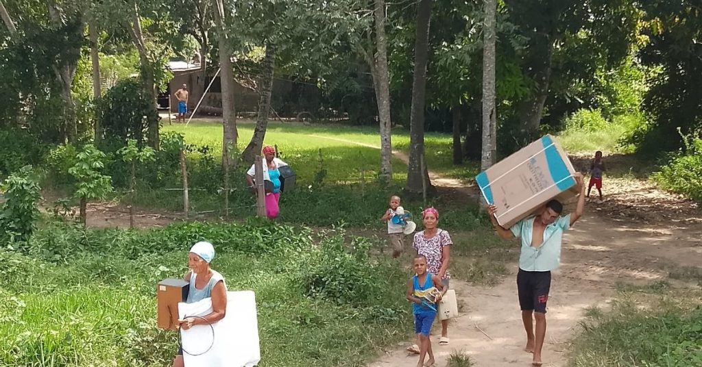 Without electricity, with little food and little information, this is how we wait for the hurricane in eastern Cuba