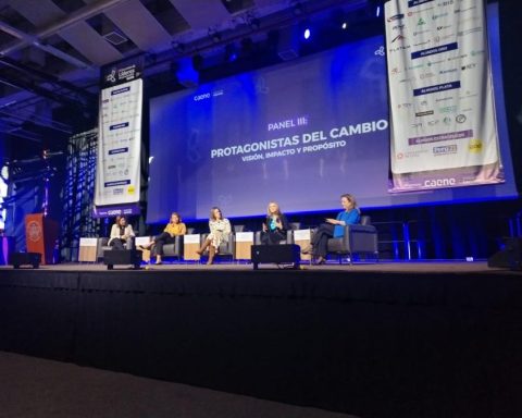 Women protagonists of change advise young people