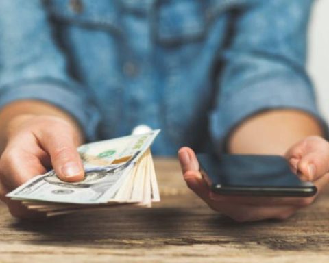 Workers outside the country send US$37 million daily