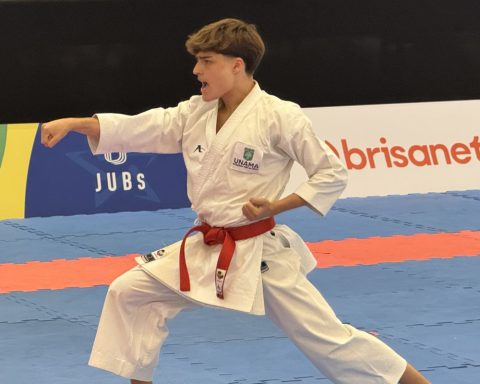 Young man has family fans and guarantees silver in the Jubs