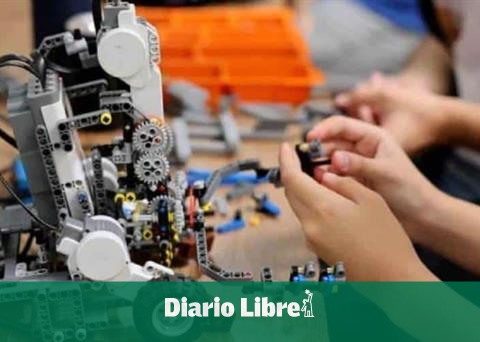 Youth announces 800 postgraduate international scholarships