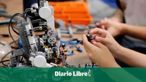 Youth announces 800 postgraduate international scholarships