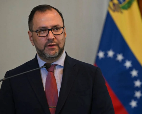 Yván Gil: Simón Bolívar's values ​​inspire fight against new imperial threats