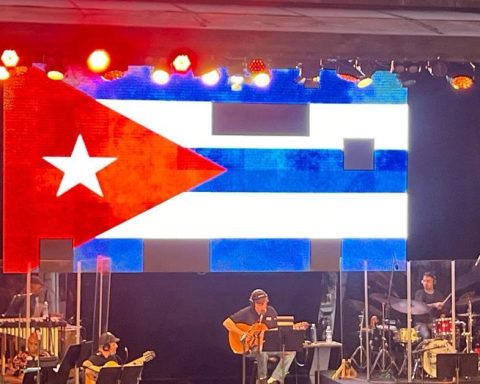 "Continuing this without Fidel is not easy, it is not easy"