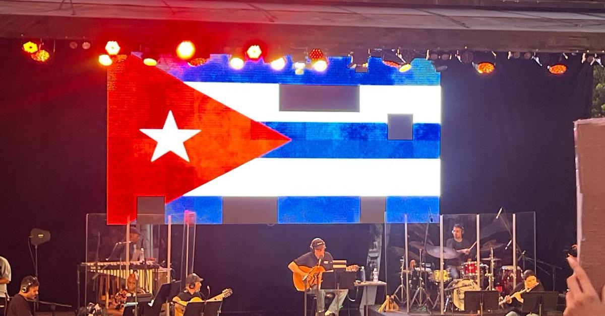 "Continuing this without Fidel is not easy, it is not easy"