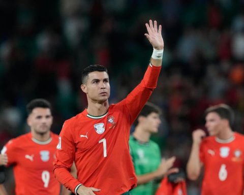 "Cristiano Ronaldo should play, it's part of the contract"