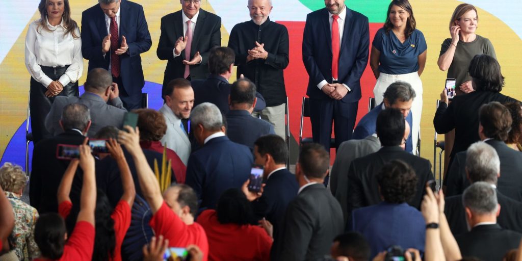 "Head of organized crime is not in the favela shack"says Boulos