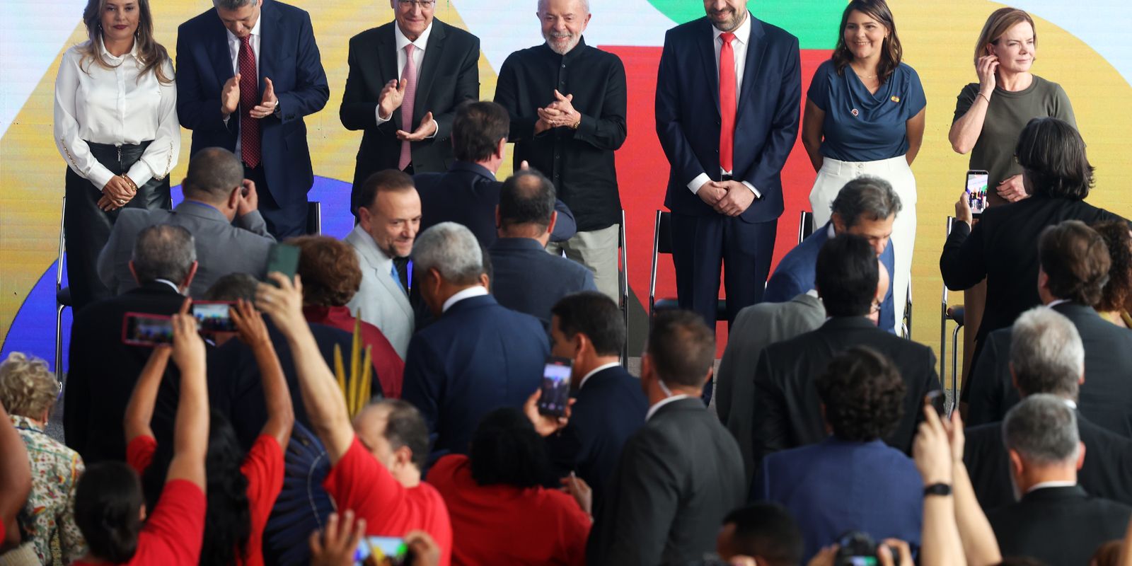 "Head of organized crime is not in the favela shack"says Boulos