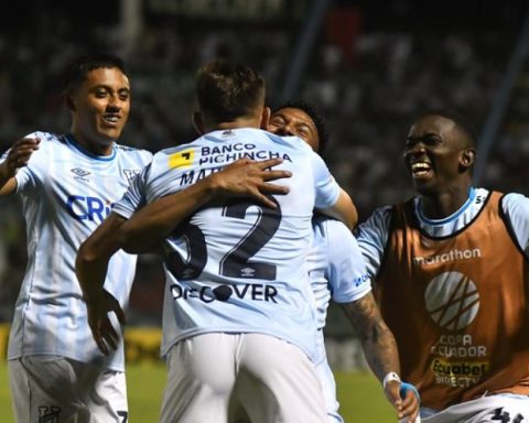 "One of our top leaders received an illegal proposal to buy the party"