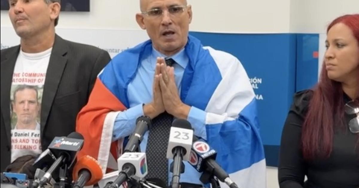 "We are going to knock them down, these are the last times of tyranny"says Ferrer upon arrival in Miami