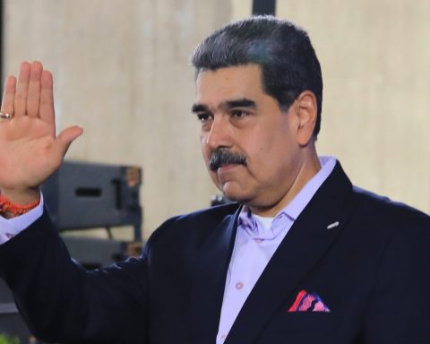 "We are going to take away the nationality of those who sell the country”: Maduro asks the TSJ to sanction those who support an invasion