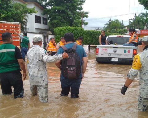 "We will leave no one helpless"says Sheinbaum to those affected by the rains